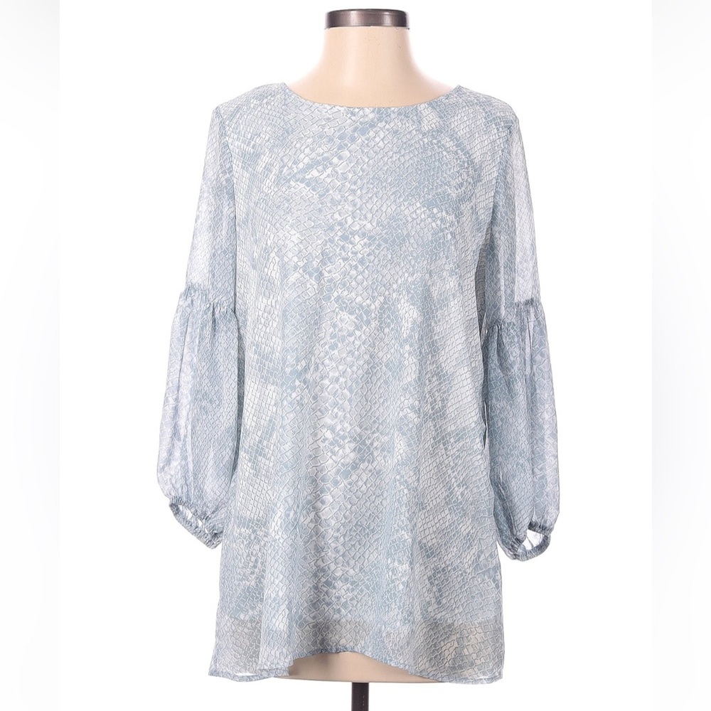CalStyle Women’s Top Blue & White Snake Print Blouse Size Large NWOT